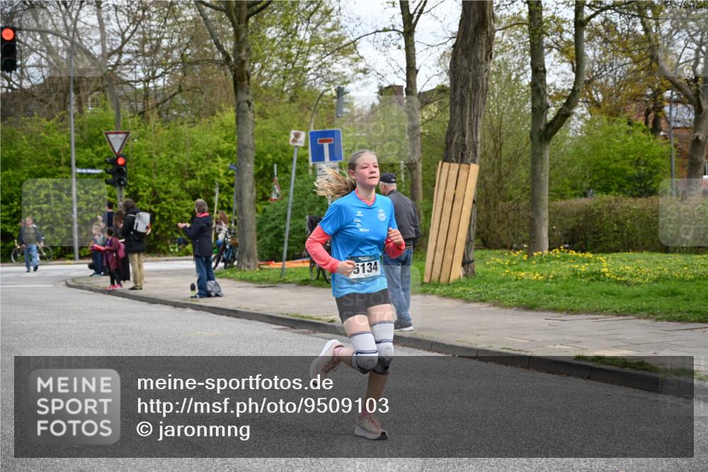 12.04.2026 - 45. Internationalen Wilhelmsburger Insellauf J. Mangold http://msf.ph/oto/9509103 12.04.2026 12:56:25 Ziel 5133, 5680, 4545, 5101, 4261, 4933, 5131, 5184, 5446, 4859, 5729, 5134, 3620, 4848, 5410, 4168, 4168, 4921, 4922, 4237, 5094, 4835, 5141, 5549, 5163, 5163, 5147, 3600, 2491, 3985, 4598, 3921, 5343 meine-sportfotos.de