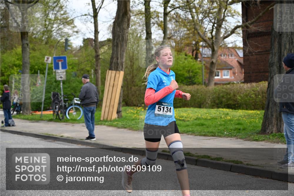 12.04.2026 - 45. Internationalen Wilhelmsburger Insellauf J. Mangold http://msf.ph/oto/9509109 12.04.2026 12:56:25 Ziel 5133, 5680, 4545, 5101, 4261, 4933, 5131, 5184, 5446, 4859, 5729, 5134, 3620, 4848, 5410, 4168, 4168, 4921, 4922, 4237, 5094, 4835, 5141, 5549, 5163, 5163, 5147, 3600, 2491, 3985, 4598, 3921, 5343 meine-sportfotos.de