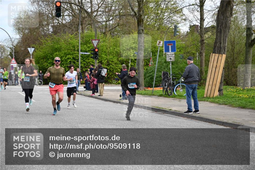 12.04.2026 - 45. Internationalen Wilhelmsburger Insellauf J. Mangold http://msf.ph/oto/9509118 12.04.2026 12:56:31 Ziel 5101, 4261, 4933, 5131, 5184, 5446, 4859, 5729, 5134, 3620, 4848, 5410, 4168, 4921, 4922, 4237, 5094, 4835, 5141, 5549, 5163, 5147, 3600, 2491, 3985, 4598, 3921, 5343, 3867, 5500, 5073, 5189, 3287, 4186, 4375 meine-sportfotos.de