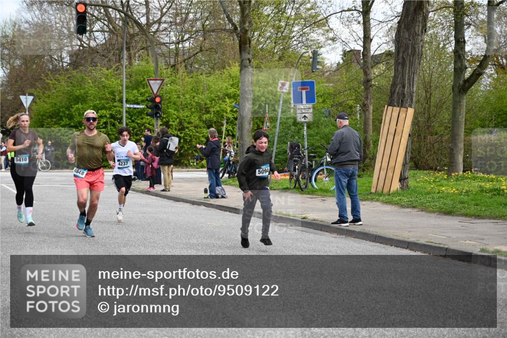 12.04.2026 - 45. Internationalen Wilhelmsburger Insellauf J. Mangold http://msf.ph/oto/9509122 12.04.2026 12:56:31 Ziel 5101, 4261, 4933, 5131, 5184, 5446, 4859, 5729, 5134, 3620, 4848, 5410, 4168, 4921, 4922, 4237, 5094, 4835, 5141, 5549, 5163, 5147, 3600, 2491, 3985, 4598, 3921, 5343, 3867, 5500, 5073, 5189, 3287, 4186, 4375 meine-sportfotos.de