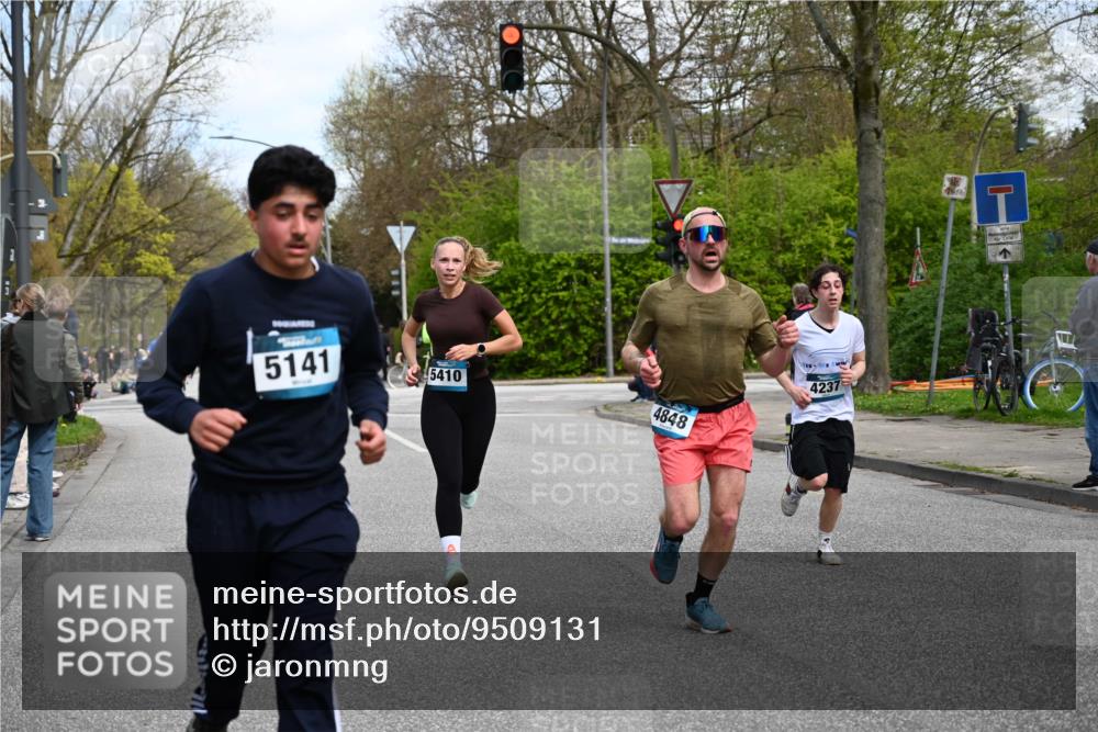 12.04.2026 - 45. Internationalen Wilhelmsburger Insellauf J. Mangold http://msf.ph/oto/9509131 12.04.2026 12:56:32 Ziel 4261, 4933, 5131, 5184, 5446, 4859, 5729, 5134, 3620, 4848, 5410, 4168, 4921, 4922, 4237, 5094, 4835, 5141, 5549, 5163, 5147, 3600, 2491, 3985, 4598, 3921, 5343, 3867, 5500, 5073, 5189, 3287, 4186, 4375 meine-sportfotos.de