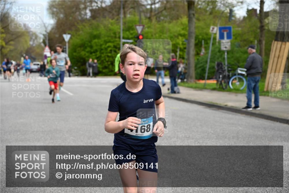 12.04.2026 - 45. Internationalen Wilhelmsburger Insellauf J. Mangold http://msf.ph/oto/9509141 12.04.2026 12:56:35 Ziel 4933, 5131, 5184, 5446, 4859, 5729, 5134, 3620, 4848, 5410, 4168, 4921, 4922, 4237, 5094, 4835, 5141, 5141, 5549, 5163, 5147, 3600, 2491, 3985, 4598, 3921, 5343, 3921, 5343, 3867, 5500, 5073, 5189, 3287, 4186, 4375, 3973 meine-sportfotos.de