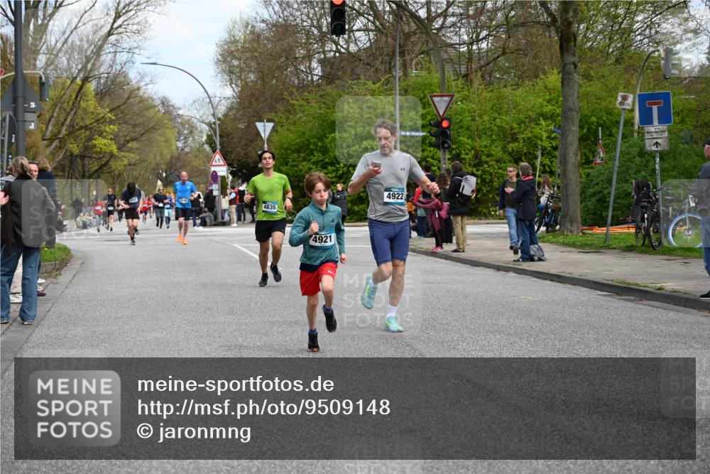 12.04.2026 - 45. Internationalen Wilhelmsburger Insellauf J. Mangold http://msf.ph/oto/9509148 12.04.2026 12:56:36 Ziel 4933, 5131, 5184, 5446, 4859, 5729, 5134, 3620, 4848, 5410, 4168, 4921, 4922, 4237, 5094, 4835, 5141, 5549, 5549, 5163, 5147, 3600, 2491, 3985, 4598, 3921, 5343, 3867, 5500, 5073, 5189, 3287, 4186, 4375, 3973 meine-sportfotos.de