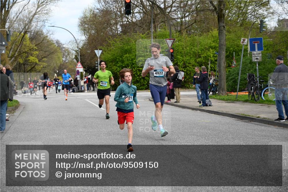 12.04.2026 - 45. Internationalen Wilhelmsburger Insellauf J. Mangold http://msf.ph/oto/9509150 12.04.2026 12:56:36 Ziel 4933, 5131, 5184, 5446, 4859, 5729, 5134, 3620, 4848, 5410, 4168, 4921, 4922, 4237, 5094, 4835, 5141, 5549, 5549, 5163, 5147, 3600, 2491, 3985, 4598, 3921, 5343, 3867, 5500, 5073, 5189, 3287, 4186, 4375, 3973 meine-sportfotos.de