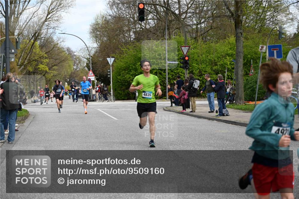 12.04.2026 - 45. Internationalen Wilhelmsburger Insellauf J. Mangold http://msf.ph/oto/9509160 12.04.2026 12:56:38 Ziel 5131, 5184, 5446, 4859, 5729, 5134, 3620, 4848, 5410, 4168, 4921, 4922, 4237, 5094, 4835, 5141, 5549, 5163, 5147, 3600, 2491, 3985, 4598, 3921, 5343, 3867, 5500, 5073, 5189, 3287, 4186, 4375, 3973, 4853, 4569 meine-sportfotos.de