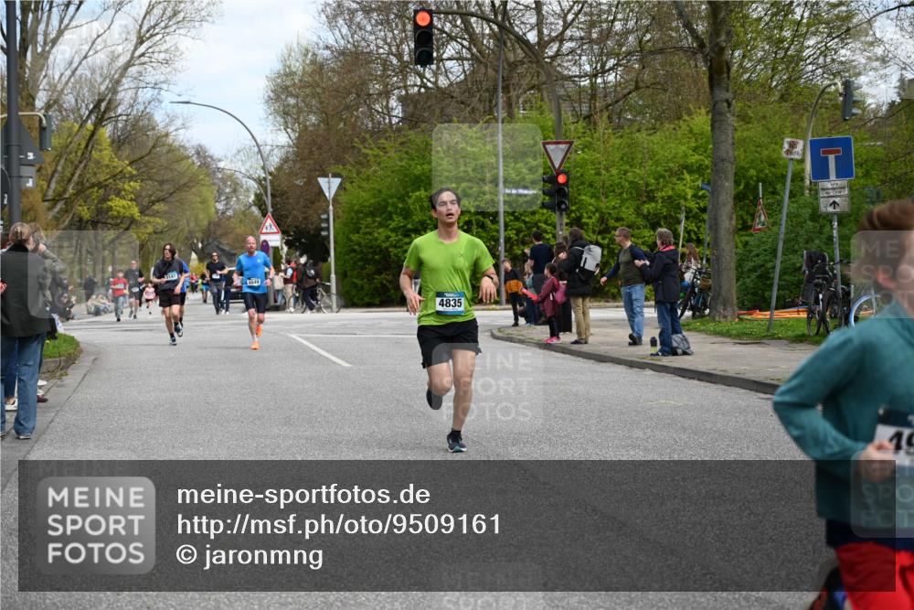 12.04.2026 - 45. Internationalen Wilhelmsburger Insellauf J. Mangold http://msf.ph/oto/9509161 12.04.2026 12:56:38 Ziel 5131, 5184, 5446, 4859, 5729, 5134, 3620, 4848, 5410, 4168, 4921, 4922, 4237, 5094, 4835, 5141, 5549, 5163, 5147, 3600, 2491, 3985, 4598, 3921, 5343, 3867, 5500, 5073, 5189, 3287, 4186, 4375, 3973, 4853, 4569 meine-sportfotos.de