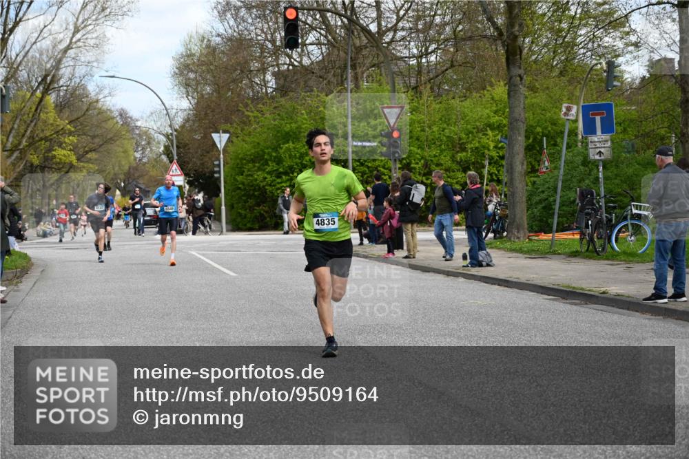 12.04.2026 - 45. Internationalen Wilhelmsburger Insellauf J. Mangold http://msf.ph/oto/9509164 12.04.2026 12:56:38 Ziel 5131, 5184, 5446, 4859, 5729, 5134, 3620, 4848, 5410, 4168, 4921, 4922, 4237, 5094, 4835, 5141, 5549, 5163, 5147, 3600, 2491, 3985, 4598, 3921, 5343, 3867, 5500, 5073, 5189, 3287, 4186, 4375, 3973, 4853, 4569 meine-sportfotos.de