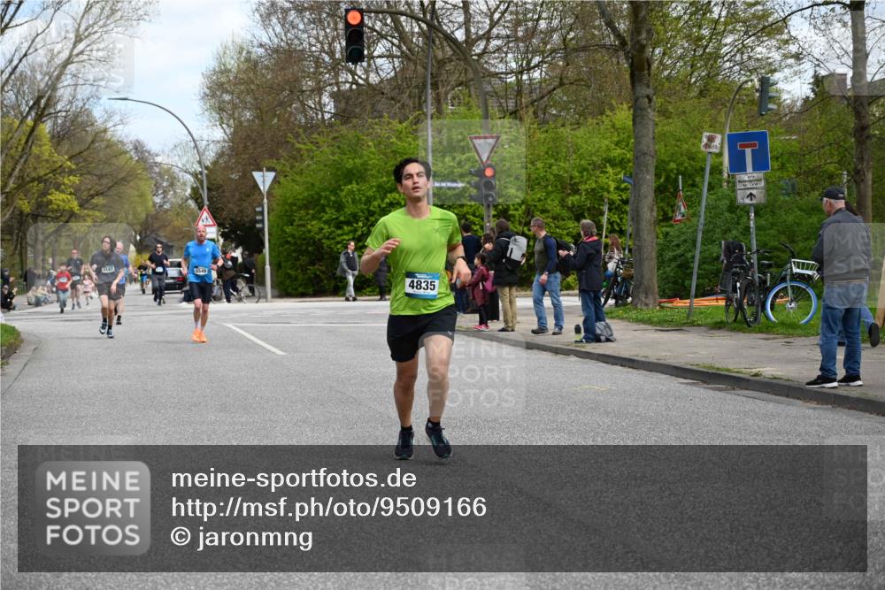 12.04.2026 - 45. Internationalen Wilhelmsburger Insellauf J. Mangold http://msf.ph/oto/9509166 12.04.2026 12:56:38 Ziel 5131, 5184, 5446, 4859, 5729, 5134, 3620, 4848, 5410, 4168, 4921, 4922, 4237, 5094, 4835, 5141, 5549, 5163, 5147, 3600, 2491, 3985, 4598, 3921, 5343, 3867, 5500, 5073, 5189, 3287, 4186, 4375, 3973, 4853, 4569 meine-sportfotos.de