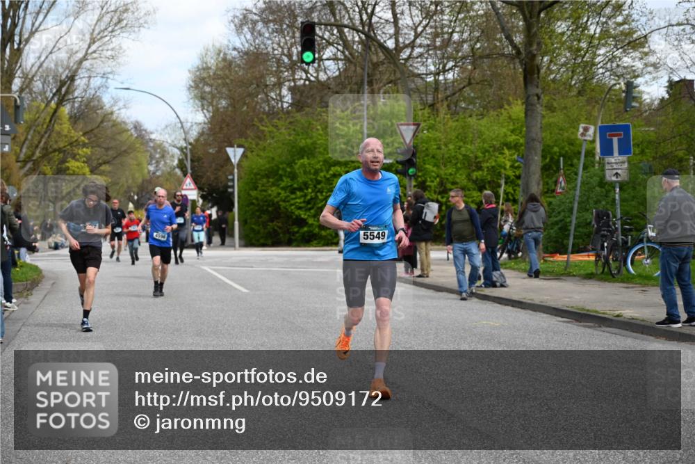 12.04.2026 - 45. Internationalen Wilhelmsburger Insellauf J. Mangold http://msf.ph/oto/9509172 12.04.2026 12:56:43 Ziel 5446, 4859, 5729, 5134, 3620, 4848, 5410, 4168, 4921, 4922, 4237, 5094, 4835, 5141, 5549, 5163, 5147, 3600, 2491, 3985, 4598, 3921, 5343, 3867, 5500, 5073, 5189, 3287, 4186, 4375, 3973, 4853, 4569, 2624, 5801, 4097, 5744 meine-sportfotos.de