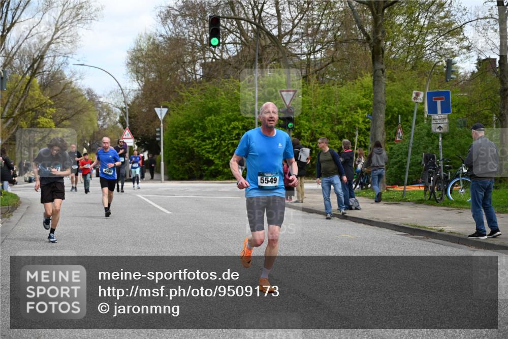 12.04.2026 - 45. Internationalen Wilhelmsburger Insellauf J. Mangold http://msf.ph/oto/9509173 12.04.2026 12:56:43 Ziel 5446, 4859, 5729, 5134, 3620, 4848, 5410, 4168, 4921, 4922, 4237, 5094, 4835, 5141, 5549, 5163, 5147, 3600, 2491, 3985, 4598, 3921, 5343, 3867, 5500, 5073, 5189, 3287, 4186, 4375, 3973, 4853, 4569, 2624, 5801, 4097, 5744 meine-sportfotos.de