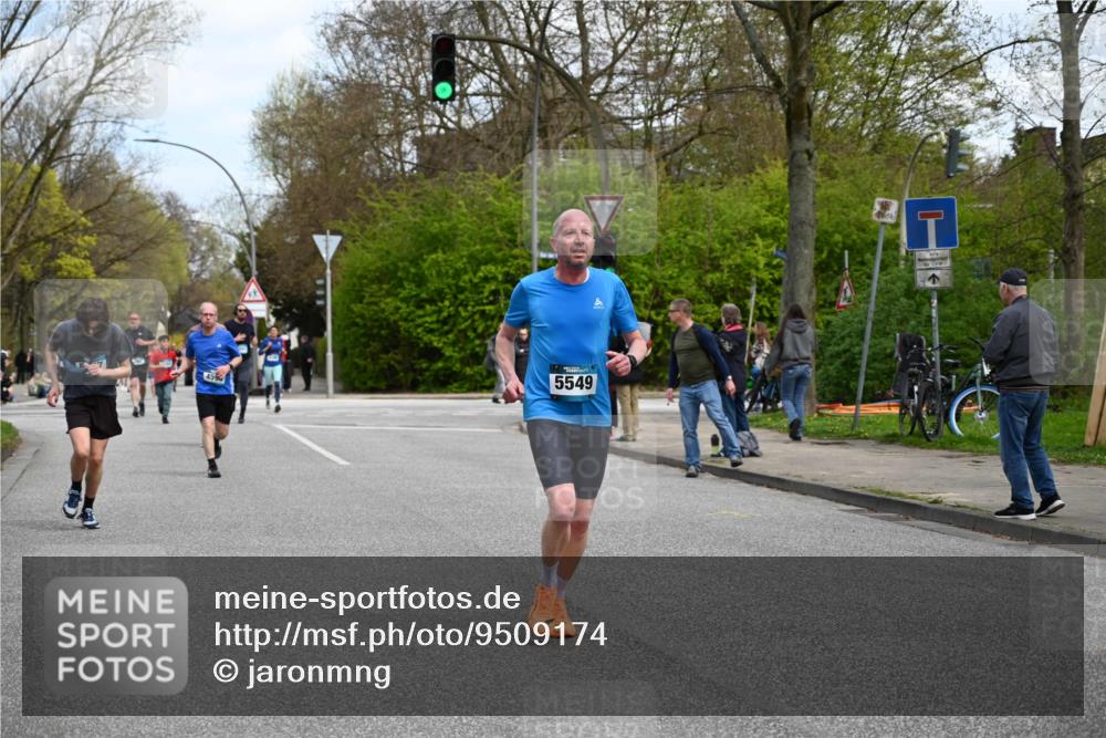 12.04.2026 - 45. Internationalen Wilhelmsburger Insellauf J. Mangold http://msf.ph/oto/9509174 12.04.2026 12:56:43 Ziel 5446, 4859, 5729, 5134, 3620, 4848, 5410, 4168, 4921, 4922, 4237, 5094, 4835, 5141, 5549, 5163, 5147, 3600, 2491, 3985, 4598, 3921, 5343, 3867, 5500, 5073, 5189, 3287, 4186, 4375, 3973, 4853, 4569, 2624, 5801, 4097, 5744 meine-sportfotos.de