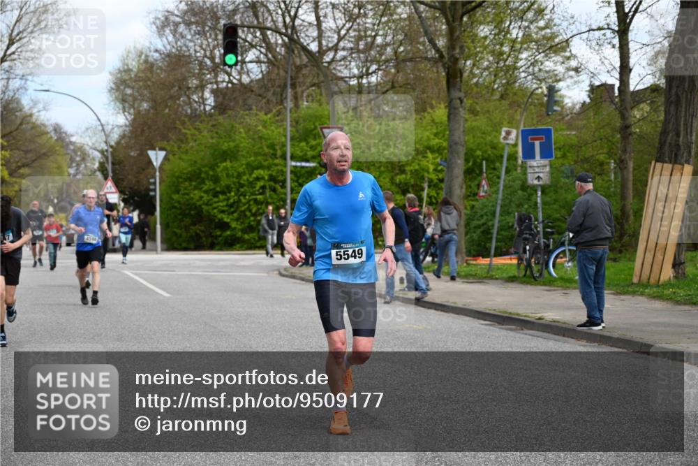 12.04.2026 - 45. Internationalen Wilhelmsburger Insellauf J. Mangold http://msf.ph/oto/9509177 12.04.2026 12:56:43 Ziel 5446, 4859, 5729, 5134, 3620, 4848, 5410, 4168, 4921, 4922, 4237, 5094, 4835, 5141, 5549, 5163, 5147, 3600, 2491, 3985, 4598, 3921, 5343, 3867, 5500, 5073, 5189, 3287, 4186, 4375, 3973, 4853, 4569, 2624, 5801, 4097, 5744 meine-sportfotos.de