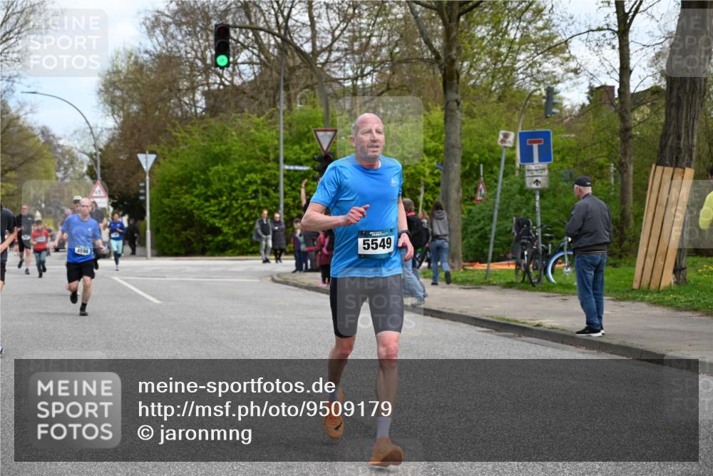 12.04.2026 - 45. Internationalen Wilhelmsburger Insellauf J. Mangold http://msf.ph/oto/9509179 12.04.2026 12:56:43 Ziel 5446, 4859, 5729, 5134, 3620, 4848, 5410, 4168, 4921, 4922, 4237, 5094, 4835, 5141, 5549, 5163, 5147, 3600, 2491, 3985, 4598, 3921, 5343, 3867, 5500, 5073, 5189, 3287, 4186, 4375, 3973, 4853, 4569, 2624, 5801, 4097, 5744 meine-sportfotos.de