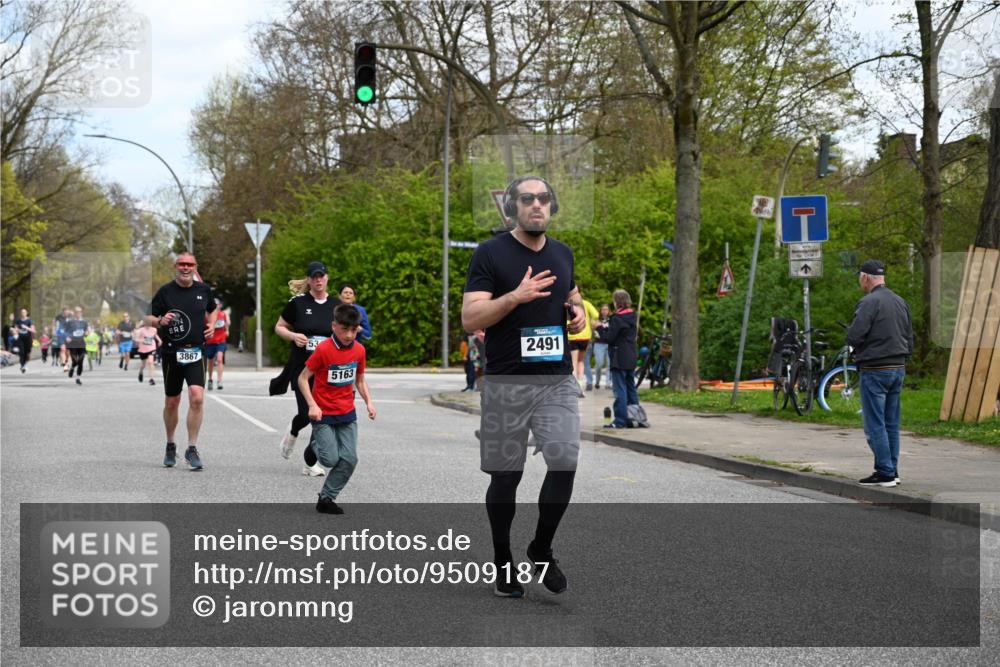 12.04.2026 - 45. Internationalen Wilhelmsburger Insellauf J. Mangold http://msf.ph/oto/9509187 12.04.2026 12:56:49 Ziel 4848, 5410, 4168, 4921, 4922, 4237, 5094, 4835, 5141, 5549, 5163, 5147, 3600, 2491, 3985, 4598, 3921, 5343, 3867, 5500, 5073, 5189, 3287, 4186, 4375, 3973, 4853, 4853, 4569, 2624, 5801, 4097, 5744, 4524, 4259, 5791, 5696, 4740 meine-sportfotos.de