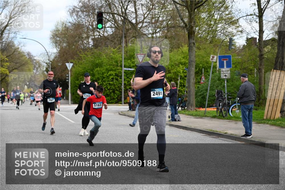 12.04.2026 - 45. Internationalen Wilhelmsburger Insellauf J. Mangold http://msf.ph/oto/9509188 12.04.2026 12:56:49 Ziel 4848, 5410, 4168, 4921, 4922, 4237, 5094, 4835, 5141, 5549, 5163, 5147, 3600, 2491, 3985, 4598, 3921, 5343, 3867, 5500, 5073, 5189, 3287, 4186, 4375, 3973, 4853, 4853, 4569, 2624, 5801, 4097, 5744, 4524, 4259, 5791, 5696, 4740 meine-sportfotos.de