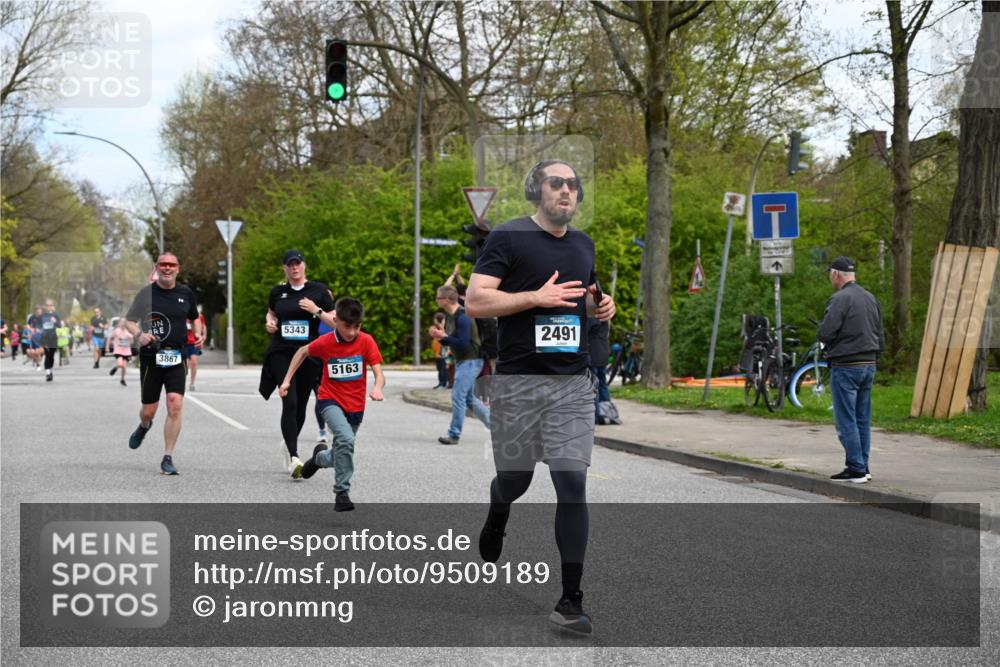 12.04.2026 - 45. Internationalen Wilhelmsburger Insellauf J. Mangold http://msf.ph/oto/9509189 12.04.2026 12:56:49 Ziel 4848, 5410, 4168, 4921, 4922, 4237, 5094, 4835, 5141, 5549, 5163, 5147, 3600, 2491, 3985, 4598, 3921, 5343, 3867, 5500, 5073, 5189, 3287, 4186, 4375, 3973, 4853, 4853, 4569, 2624, 5801, 4097, 5744, 4524, 4259, 5791, 5696, 4740 meine-sportfotos.de