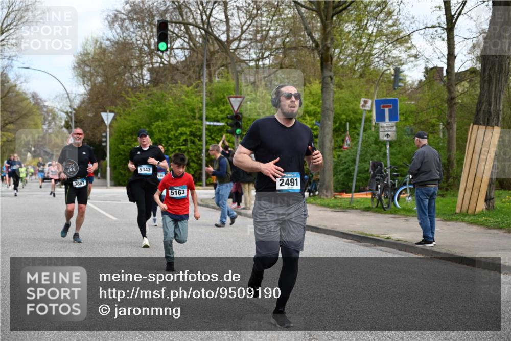 12.04.2026 - 45. Internationalen Wilhelmsburger Insellauf J. Mangold http://msf.ph/oto/9509190 12.04.2026 12:56:49 Ziel 4848, 5410, 4168, 4921, 4922, 4237, 5094, 4835, 5141, 5549, 5163, 5147, 3600, 2491, 3985, 4598, 3921, 5343, 3867, 5500, 5073, 5189, 3287, 4186, 4375, 3973, 4853, 4853, 4569, 2624, 5801, 4097, 5744, 4524, 4259, 5791, 5696, 4740 meine-sportfotos.de