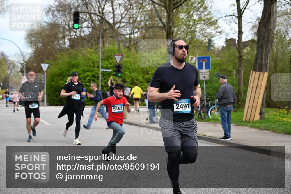 12.04.2026 - 45. Internationalen Wilhelmsburger Insellauf J. Mangold http://msf.ph/oto/9509194 12.04.2026 12:56:50 Ziel 4168, 4921, 4922, 4237, 5094, 4835, 5141, 5549, 5163, 5147, 3600, 2491, 3985, 4598, 3921, 5343, 3867, 5500, 5073, 5189, 3287, 4186, 4375, 3973, 4853, 4569, 4569, 2624, 5801, 4097, 5744, 4524, 4259, 5791, 5696, 4740 meine-sportfotos.de