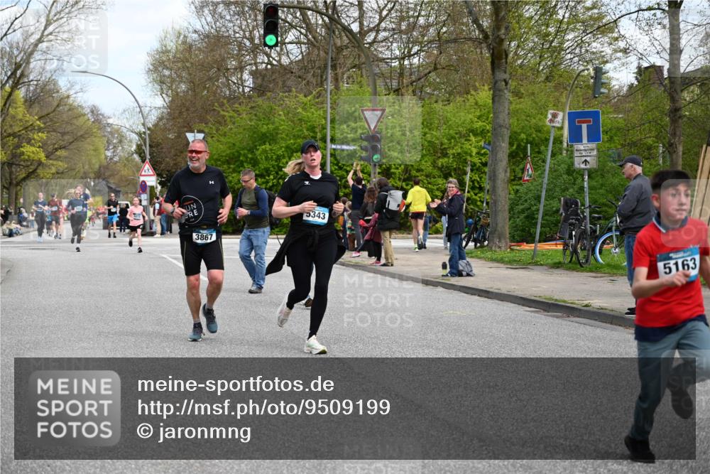 12.04.2026 - 45. Internationalen Wilhelmsburger Insellauf J. Mangold http://msf.ph/oto/9509199 12.04.2026 12:56:50 Ziel 4168, 4921, 4922, 4237, 5094, 4835, 5141, 5549, 5163, 5147, 3600, 2491, 3985, 4598, 3921, 5343, 3867, 5500, 5073, 5189, 3287, 4186, 4375, 3973, 4853, 4569, 4569, 2624, 5801, 4097, 5744, 4524, 4259, 5791, 5696, 4740 meine-sportfotos.de
