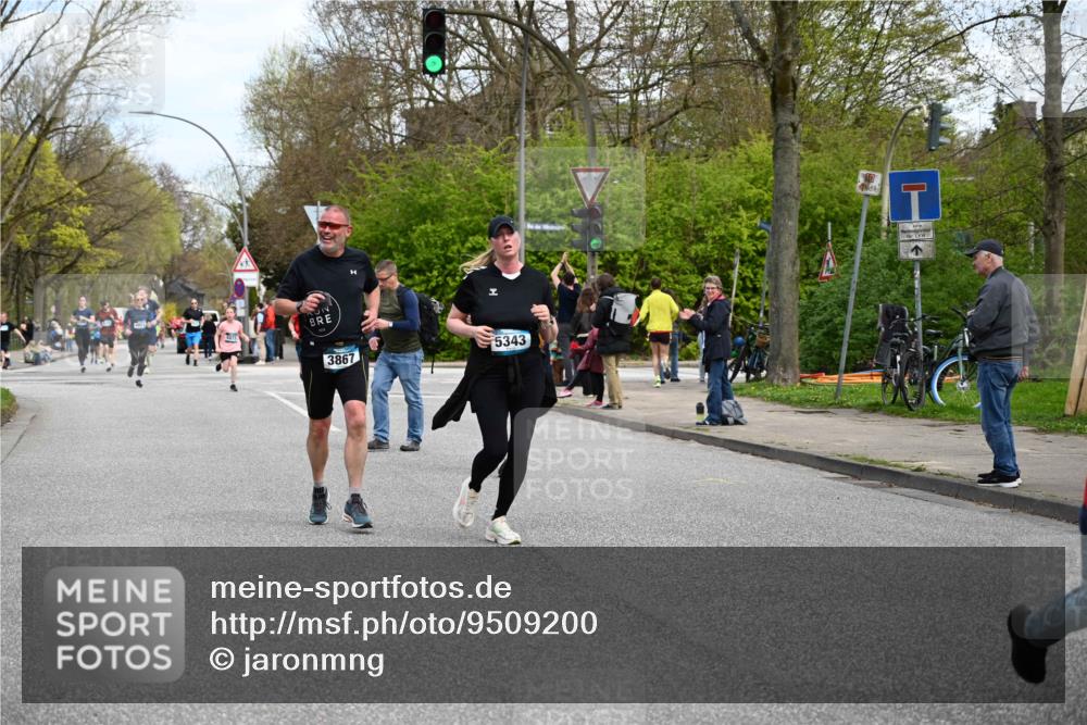 12.04.2026 - 45. Internationalen Wilhelmsburger Insellauf J. Mangold http://msf.ph/oto/9509200 12.04.2026 12:56:51 Ziel 4921, 4922, 4237, 5094, 4835, 5141, 5549, 5163, 5147, 3600, 2491, 3985, 4598, 3921, 5343, 3867, 3867, 5500, 5073, 5189, 3287, 4186, 4375, 3973, 4853, 4569, 2624, 2624, 5801, 4097, 5744, 4524, 4259, 5791, 5696, 4740, 4599 meine-sportfotos.de