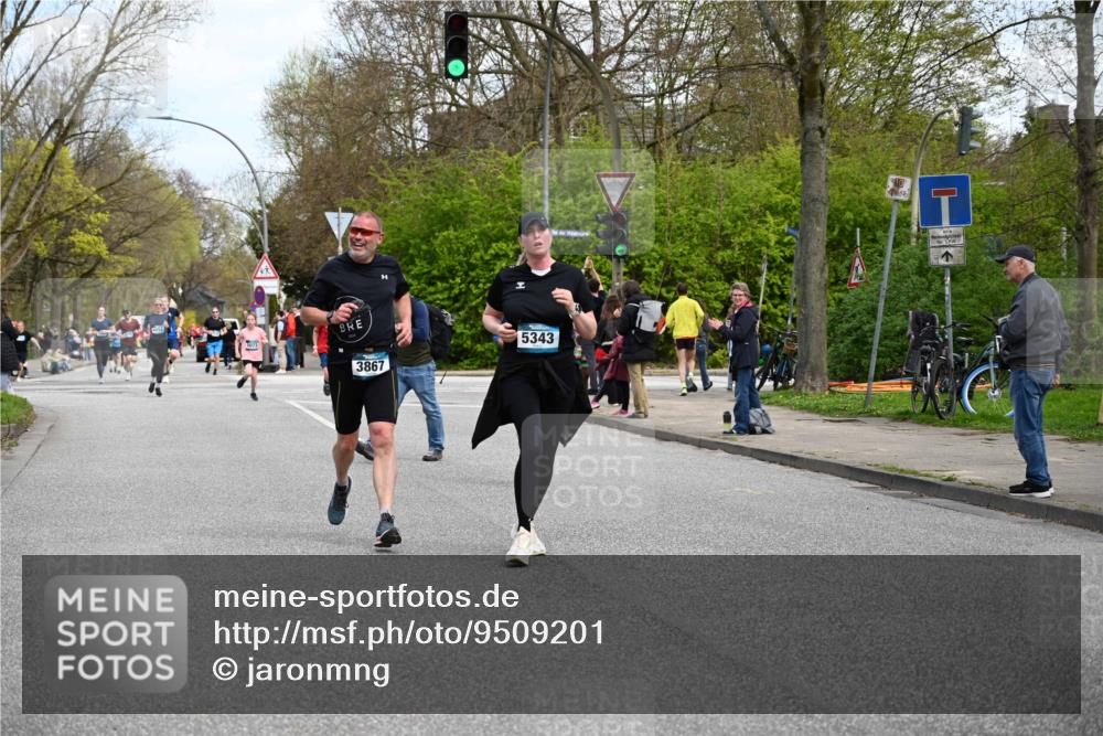 12.04.2026 - 45. Internationalen Wilhelmsburger Insellauf J. Mangold http://msf.ph/oto/9509201 12.04.2026 12:56:51 Ziel 4921, 4922, 4237, 5094, 4835, 5141, 5549, 5163, 5147, 3600, 2491, 3985, 4598, 3921, 5343, 3867, 3867, 5500, 5073, 5189, 3287, 4186, 4375, 3973, 4853, 4569, 2624, 2624, 5801, 4097, 5744, 4524, 4259, 5791, 5696, 4740, 4599 meine-sportfotos.de
