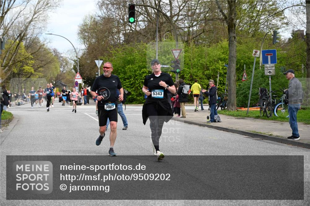 12.04.2026 - 45. Internationalen Wilhelmsburger Insellauf J. Mangold http://msf.ph/oto/9509202 12.04.2026 12:56:51 Ziel 4921, 4922, 4237, 5094, 4835, 5141, 5549, 5163, 5147, 3600, 2491, 3985, 4598, 3921, 5343, 3867, 3867, 5500, 5073, 5189, 3287, 4186, 4375, 3973, 4853, 4569, 2624, 2624, 5801, 4097, 5744, 4524, 4259, 5791, 5696, 4740, 4599 meine-sportfotos.de