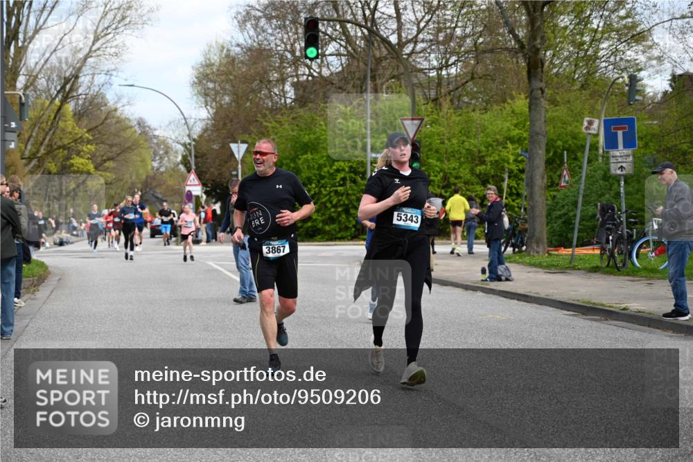12.04.2026 - 45. Internationalen Wilhelmsburger Insellauf J. Mangold http://msf.ph/oto/9509206 12.04.2026 12:56:51 Ziel 4921, 4922, 4237, 5094, 4835, 5141, 5549, 5163, 5147, 3600, 2491, 3985, 4598, 3921, 5343, 3867, 3867, 5500, 5073, 5189, 3287, 4186, 4375, 3973, 4853, 4569, 2624, 2624, 5801, 4097, 5744, 4524, 4259, 5791, 5696, 4740, 4599 meine-sportfotos.de