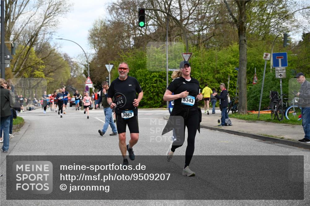 12.04.2026 - 45. Internationalen Wilhelmsburger Insellauf J. Mangold http://msf.ph/oto/9509207 12.04.2026 12:56:51 Ziel 4921, 4922, 4237, 5094, 4835, 5141, 5549, 5163, 5147, 3600, 2491, 3985, 4598, 3921, 5343, 3867, 3867, 5500, 5073, 5189, 3287, 4186, 4375, 3973, 4853, 4569, 2624, 2624, 5801, 4097, 5744, 4524, 4259, 5791, 5696, 4740, 4599 meine-sportfotos.de