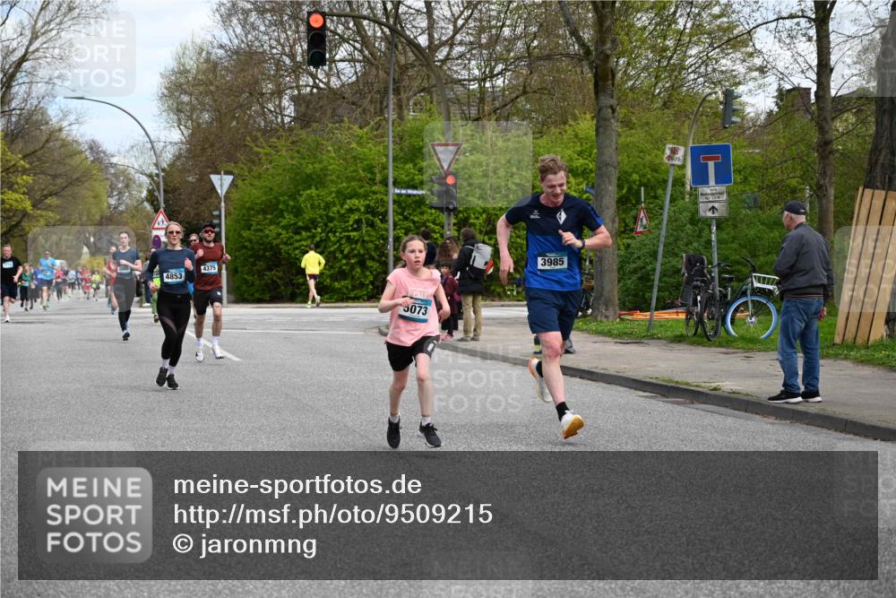 12.04.2026 - 45. Internationalen Wilhelmsburger Insellauf J. Mangold http://msf.ph/oto/9509215 12.04.2026 12:56:57 Ziel 5141, 5549, 5163, 5147, 3600, 2491, 3985, 4598, 3921, 5343, 3867, 5500, 5073, 5189, 3287, 4186, 4375, 3973, 4853, 4569, 2624, 5801, 4097, 5744, 4524, 4524, 4259, 5791, 5696, 4740, 4599, 5062, 4851, 5172, 4959, 5322 meine-sportfotos.de