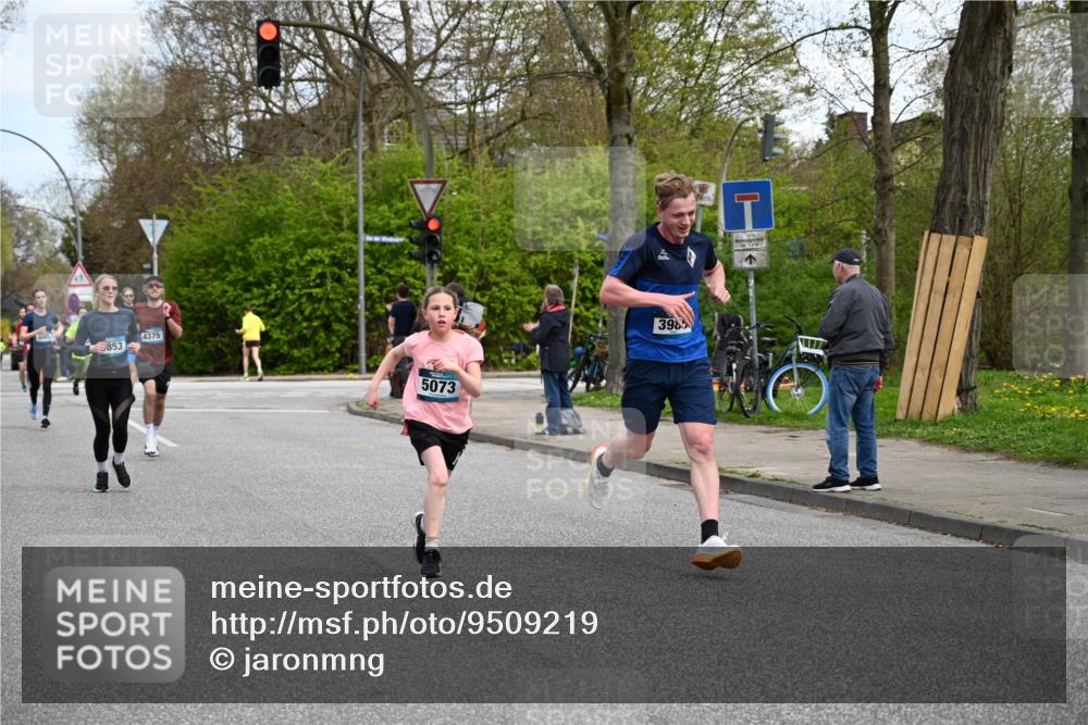 12.04.2026 - 45. Internationalen Wilhelmsburger Insellauf J. Mangold http://msf.ph/oto/9509219 12.04.2026 12:56:57 Ziel 5141, 5549, 5163, 5147, 3600, 2491, 3985, 4598, 3921, 5343, 3867, 5500, 5073, 5189, 3287, 4186, 4375, 3973, 4853, 4569, 2624, 5801, 4097, 5744, 4524, 4524, 4259, 5791, 5696, 4740, 4599, 5062, 4851, 5172, 4959, 5322 meine-sportfotos.de