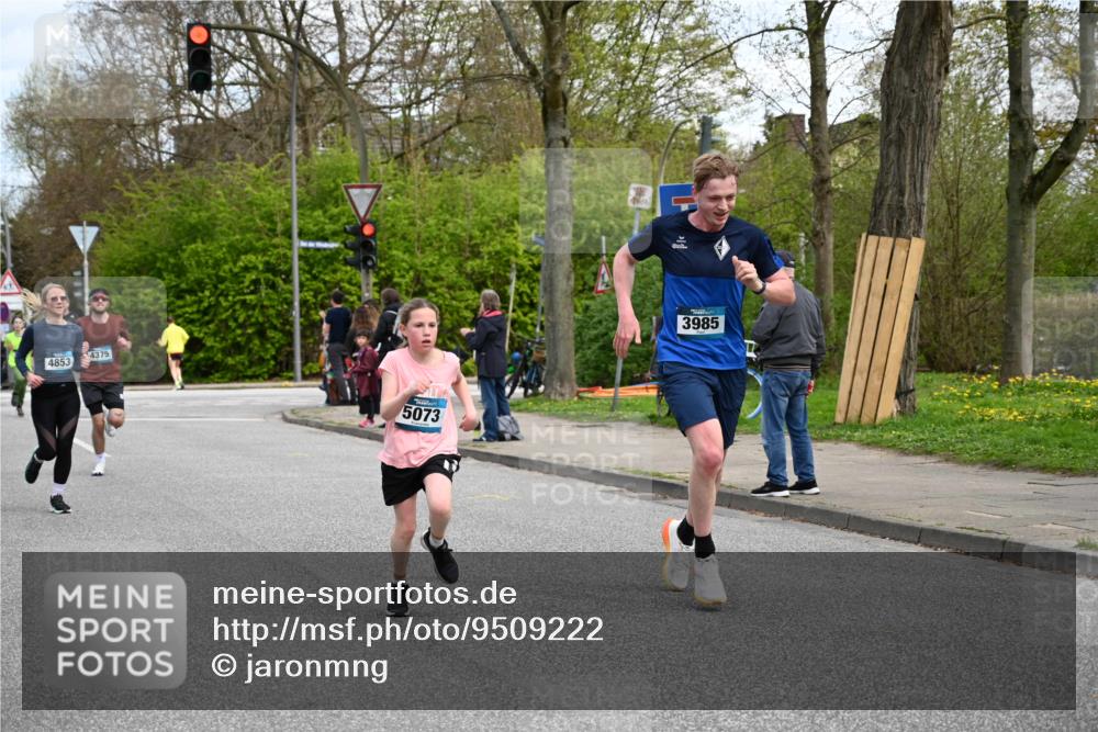 12.04.2026 - 45. Internationalen Wilhelmsburger Insellauf J. Mangold http://msf.ph/oto/9509222 12.04.2026 12:56:57 Ziel 5141, 5549, 5163, 5147, 3600, 2491, 3985, 4598, 3921, 5343, 3867, 5500, 5073, 5189, 3287, 4186, 4375, 3973, 4853, 4569, 2624, 5801, 4097, 5744, 4524, 4524, 4259, 5791, 5696, 4740, 4599, 5062, 4851, 5172, 4959, 5322 meine-sportfotos.de