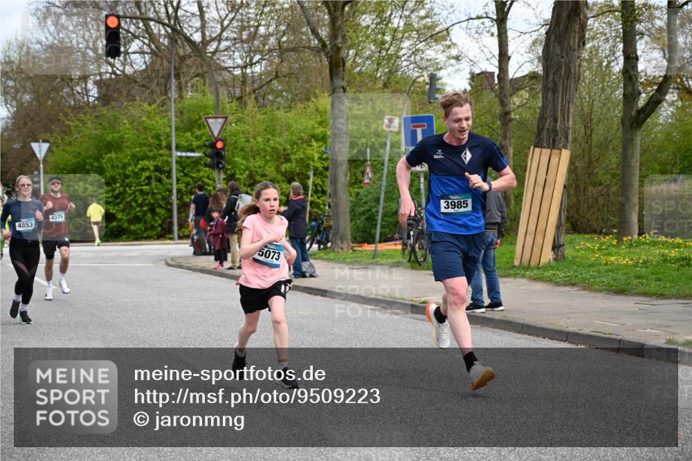 12.04.2026 - 45. Internationalen Wilhelmsburger Insellauf J. Mangold http://msf.ph/oto/9509223 12.04.2026 12:56:57 Ziel 5141, 5549, 5163, 5147, 3600, 2491, 3985, 4598, 3921, 5343, 3867, 5500, 5073, 5189, 3287, 4186, 4375, 3973, 4853, 4569, 2624, 5801, 4097, 5744, 4524, 4524, 4259, 5791, 5696, 4740, 4599, 5062, 4851, 5172, 4959, 5322 meine-sportfotos.de