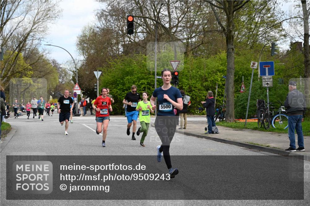 12.04.2026 - 45. Internationalen Wilhelmsburger Insellauf J. Mangold http://msf.ph/oto/9509243 12.04.2026 12:57:01 Ziel 5549, 5163, 5147, 3600, 2491, 3985, 4598, 3921, 5343, 3867, 5500, 5073, 5189, 3287, 4186, 4375, 3973, 4853, 4853, 4569, 2624, 5801, 4097, 5744, 4524, 4259, 5791, 5696, 4740, 4740, 4599, 5062, 4851, 5172, 4959, 5322, 5129, 3190 meine-sportfotos.de