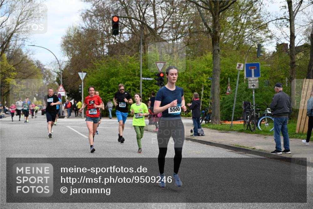 12.04.2026 - 45. Internationalen Wilhelmsburger Insellauf J. Mangold http://msf.ph/oto/9509246 12.04.2026 12:57:02 Ziel 5163, 5147, 3600, 2491, 3985, 4598, 3921, 5343, 3867, 5500, 5073, 5189, 3287, 4186, 4375, 3973, 4853, 4569, 4569, 2624, 5801, 4097, 5744, 4524, 4259, 5791, 5696, 4740, 4599, 5062, 4851, 5172, 4959, 5322, 5129, 3190, 5736, 3189 meine-sportfotos.de