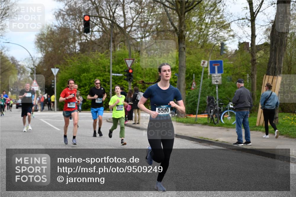 12.04.2026 - 45. Internationalen Wilhelmsburger Insellauf J. Mangold http://msf.ph/oto/9509249 12.04.2026 12:57:02 Ziel 5163, 5147, 3600, 2491, 3985, 4598, 3921, 5343, 3867, 5500, 5073, 5189, 3287, 4186, 4375, 3973, 4853, 4569, 4569, 2624, 5801, 4097, 5744, 4524, 4259, 5791, 5696, 4740, 4599, 5062, 4851, 5172, 4959, 5322, 5129, 3190, 5736, 3189 meine-sportfotos.de