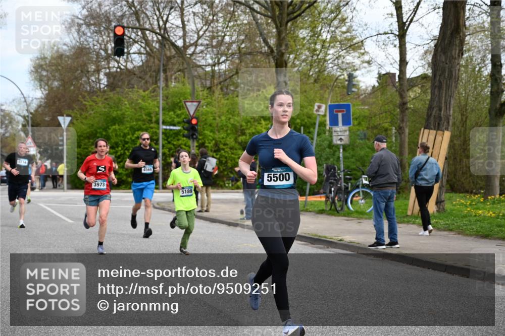 12.04.2026 - 45. Internationalen Wilhelmsburger Insellauf J. Mangold http://msf.ph/oto/9509251 12.04.2026 12:57:02 Ziel 5163, 5147, 3600, 2491, 3985, 4598, 3921, 5343, 3867, 5500, 5073, 5189, 3287, 4186, 4375, 3973, 4853, 4569, 4569, 2624, 5801, 4097, 5744, 4524, 4259, 5791, 5696, 4740, 4599, 5062, 4851, 5172, 4959, 5322, 5129, 3190, 5736, 3189 meine-sportfotos.de