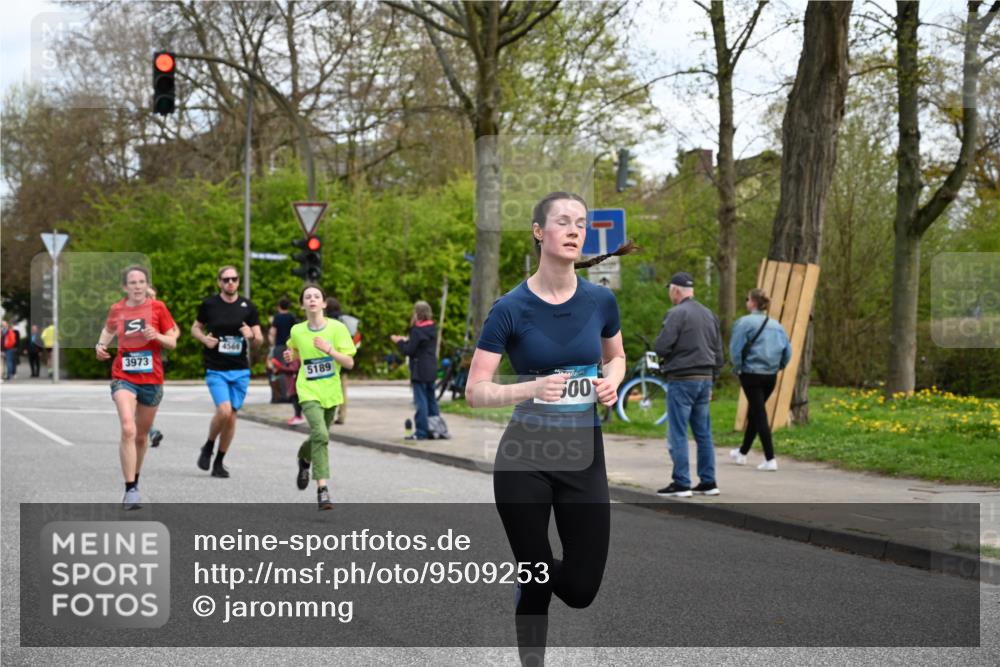 12.04.2026 - 45. Internationalen Wilhelmsburger Insellauf J. Mangold http://msf.ph/oto/9509253 12.04.2026 12:57:02 Ziel 5163, 5147, 3600, 2491, 3985, 4598, 3921, 5343, 3867, 5500, 5073, 5189, 3287, 4186, 4375, 3973, 4853, 4569, 4569, 2624, 5801, 4097, 5744, 4524, 4259, 5791, 5696, 4740, 4599, 5062, 4851, 5172, 4959, 5322, 5129, 3190, 5736, 3189 meine-sportfotos.de