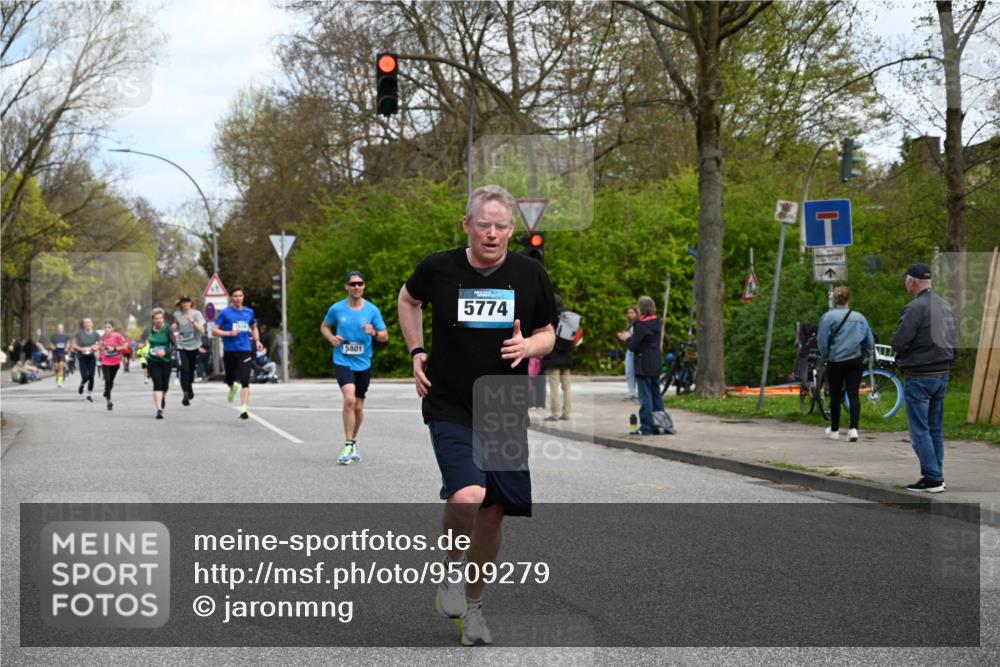 12.04.2026 - 45. Internationalen Wilhelmsburger Insellauf J. Mangold http://msf.ph/oto/9509279 12.04.2026 12:57:06 Ziel 3600, 2491, 3985, 4598, 3921, 5343, 3867, 5500, 5073, 5189, 3287, 4186, 4375, 3973, 4853, 4569, 2624, 5801, 4097, 5744, 4524, 4259, 5791, 5696, 4740, 4599, 5062, 4851, 5172, 4959, 5322, 5322, 5129, 3190, 5736, 3189, 5847, 3439, 5232, 5277, 3863 meine-sportfotos.de