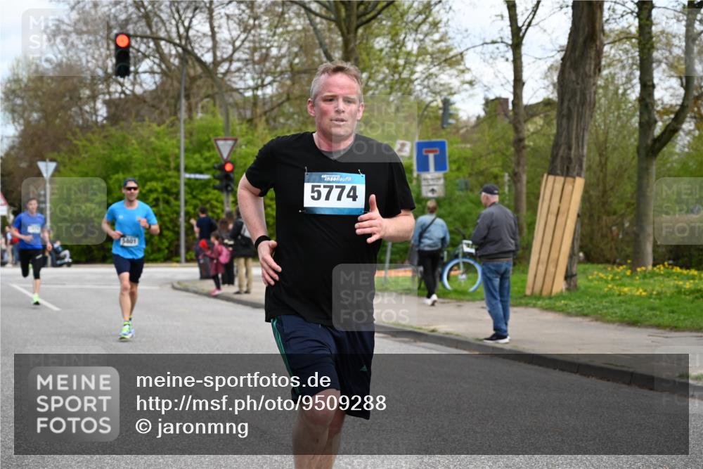 12.04.2026 - 45. Internationalen Wilhelmsburger Insellauf J. Mangold http://msf.ph/oto/9509288 12.04.2026 12:57:07 Ziel 2491, 3985, 4598, 3921, 5343, 3867, 5500, 5073, 5189, 3287, 4186, 4375, 3973, 4853, 4569, 2624, 5801, 4097, 5744, 5744, 4524, 4259, 5791, 5696, 4740, 4599, 5062, 4851, 5172, 4959, 5322, 5129, 3190, 5736, 3189, 5847, 3439, 5232, 5277, 3863, 4887 meine-sportfotos.de