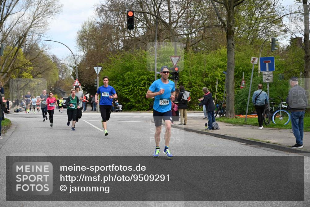 12.04.2026 - 45. Internationalen Wilhelmsburger Insellauf J. Mangold http://msf.ph/oto/9509291 12.04.2026 12:57:08 Ziel 3985, 4598, 3921, 5343, 3867, 5500, 5073, 5189, 3287, 4186, 4375, 3973, 4853, 4569, 2624, 5801, 4097, 5744, 4524, 4259, 5791, 5696, 4740, 4599, 5062, 4851, 5172, 4959, 5322, 5129, 3190, 5736, 3189, 5847, 3439, 5232, 5277, 3863, 4887 meine-sportfotos.de