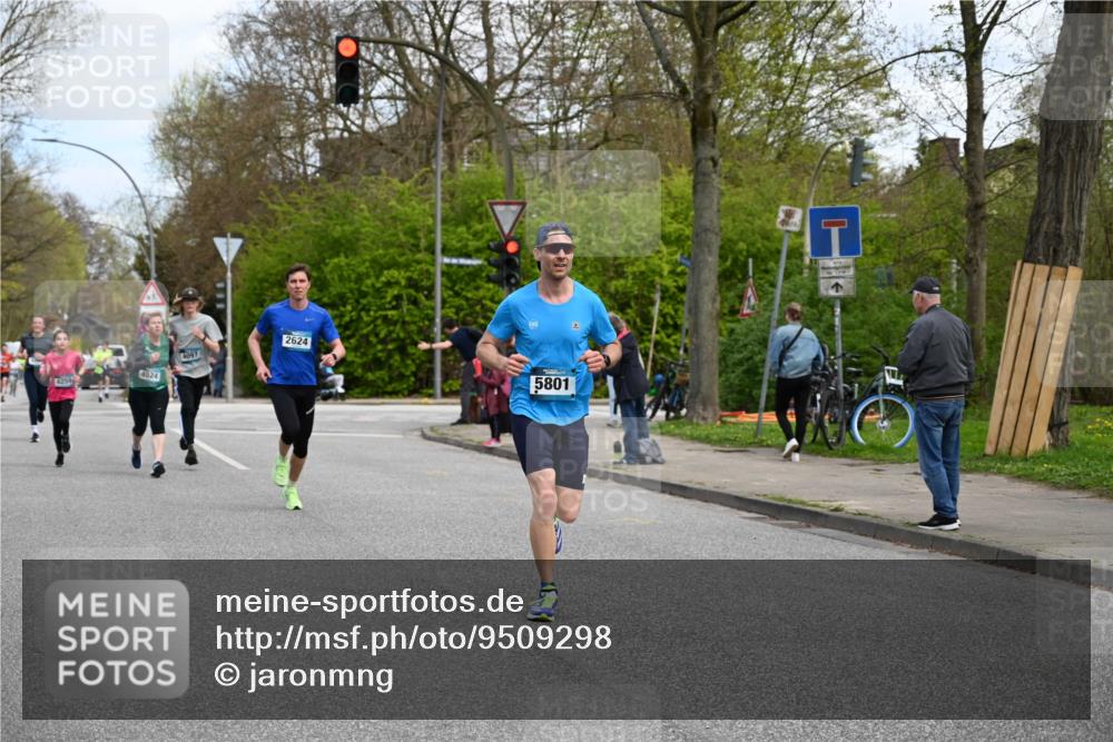 12.04.2026 - 45. Internationalen Wilhelmsburger Insellauf J. Mangold http://msf.ph/oto/9509298 12.04.2026 12:57:08 Ziel 3985, 4598, 3921, 5343, 3867, 5500, 5073, 5189, 3287, 4186, 4375, 3973, 4853, 4569, 2624, 5801, 4097, 5744, 4524, 4259, 5791, 5696, 4740, 4599, 5062, 4851, 5172, 4959, 5322, 5129, 3190, 5736, 3189, 5847, 3439, 5232, 5277, 3863, 4887 meine-sportfotos.de