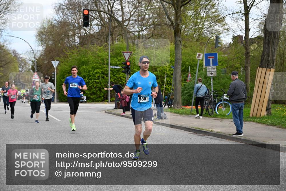 12.04.2026 - 45. Internationalen Wilhelmsburger Insellauf J. Mangold http://msf.ph/oto/9509299 12.04.2026 12:57:08 Ziel 3985, 4598, 3921, 5343, 3867, 5500, 5073, 5189, 3287, 4186, 4375, 3973, 4853, 4569, 2624, 5801, 4097, 5744, 4524, 4259, 5791, 5696, 4740, 4599, 5062, 4851, 5172, 4959, 5322, 5129, 3190, 5736, 3189, 5847, 3439, 5232, 5277, 3863, 4887 meine-sportfotos.de