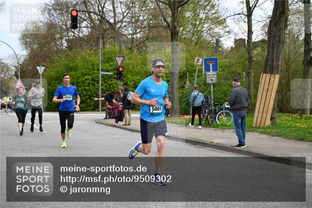 12.04.2026 - 45. Internationalen Wilhelmsburger Insellauf J. Mangold http://msf.ph/oto/9509302 12.04.2026 12:57:09 Ziel 3985, 4598, 3921, 5343, 3867, 5500, 5073, 5189, 3287, 4186, 4375, 3973, 4853, 4569, 2624, 5801, 4097, 5744, 4524, 4524, 4259, 5791, 5696, 4740, 4599, 5062, 4851, 5172, 4959, 5322, 5129, 3190, 5736, 3189, 5847, 3439, 5232, 5277, 3863, 4887 meine-sportfotos.de