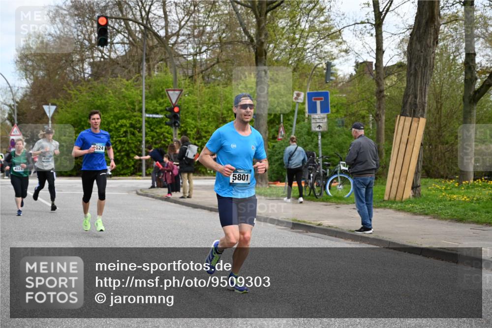 12.04.2026 - 45. Internationalen Wilhelmsburger Insellauf J. Mangold http://msf.ph/oto/9509303 12.04.2026 12:57:09 Ziel 3985, 4598, 3921, 5343, 3867, 5500, 5073, 5189, 3287, 4186, 4375, 3973, 4853, 4569, 2624, 5801, 4097, 5744, 4524, 4524, 4259, 5791, 5696, 4740, 4599, 5062, 4851, 5172, 4959, 5322, 5129, 3190, 5736, 3189, 5847, 3439, 5232, 5277, 3863, 4887 meine-sportfotos.de