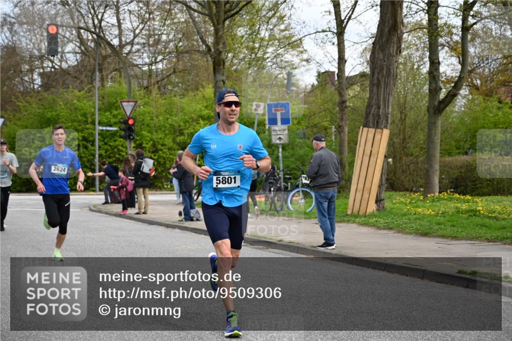 12.04.2026 - 45. Internationalen Wilhelmsburger Insellauf J. Mangold http://msf.ph/oto/9509306 12.04.2026 12:57:09 Ziel 3985, 4598, 3921, 5343, 3867, 5500, 5073, 5189, 3287, 4186, 4375, 3973, 4853, 4569, 2624, 5801, 4097, 5744, 4524, 4524, 4259, 5791, 5696, 4740, 4599, 5062, 4851, 5172, 4959, 5322, 5129, 3190, 5736, 3189, 5847, 3439, 5232, 5277, 3863, 4887 meine-sportfotos.de