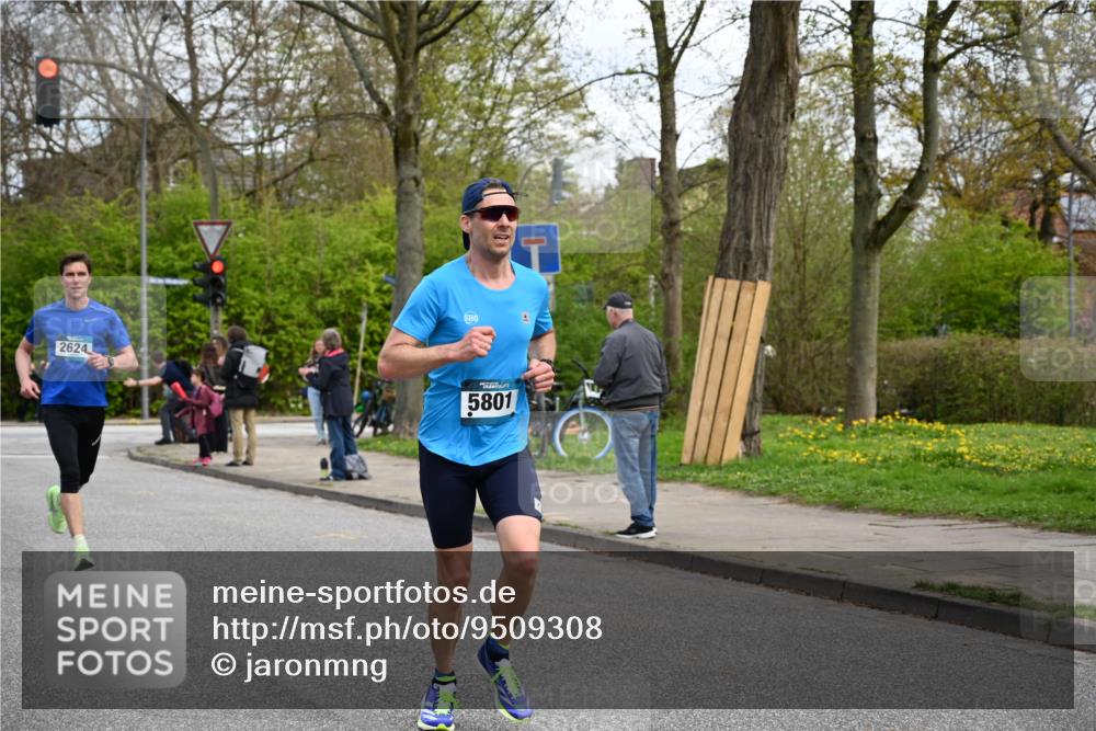 12.04.2026 - 45. Internationalen Wilhelmsburger Insellauf J. Mangold http://msf.ph/oto/9509308 12.04.2026 12:57:09 Ziel 3985, 4598, 3921, 5343, 3867, 5500, 5073, 5189, 3287, 4186, 4375, 3973, 4853, 4569, 2624, 5801, 4097, 5744, 4524, 4524, 4259, 5791, 5696, 4740, 4599, 5062, 4851, 5172, 4959, 5322, 5129, 3190, 5736, 3189, 5847, 3439, 5232, 5277, 3863, 4887 meine-sportfotos.de