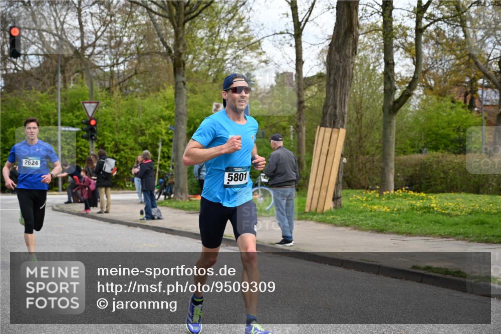 12.04.2026 - 45. Internationalen Wilhelmsburger Insellauf J. Mangold http://msf.ph/oto/9509309 12.04.2026 12:57:09 Ziel 3985, 4598, 3921, 5343, 3867, 5500, 5073, 5189, 3287, 4186, 4375, 3973, 4853, 4569, 2624, 5801, 4097, 5744, 4524, 4524, 4259, 5791, 5696, 4740, 4599, 5062, 4851, 5172, 4959, 5322, 5129, 3190, 5736, 3189, 5847, 3439, 5232, 5277, 3863, 4887 meine-sportfotos.de