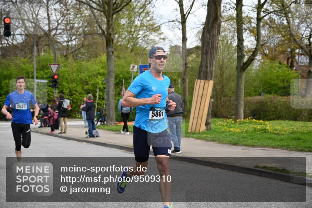 12.04.2026 - 45. Internationalen Wilhelmsburger Insellauf J. Mangold http://msf.ph/oto/9509310 12.04.2026 12:57:09 Ziel 3985, 4598, 3921, 5343, 3867, 5500, 5073, 5189, 3287, 4186, 4375, 3973, 4853, 4569, 2624, 5801, 4097, 5744, 4524, 4524, 4259, 5791, 5696, 4740, 4599, 5062, 4851, 5172, 4959, 5322, 5129, 3190, 5736, 3189, 5847, 3439, 5232, 5277, 3863, 4887 meine-sportfotos.de