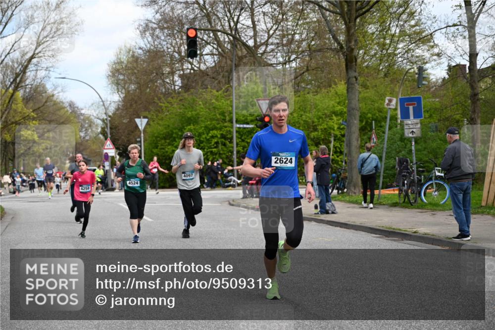 12.04.2026 - 45. Internationalen Wilhelmsburger Insellauf J. Mangold http://msf.ph/oto/9509313 12.04.2026 12:57:10 Ziel 3985, 4598, 3921, 5343, 3867, 5500, 5073, 5189, 3287, 4186, 4375, 3973, 4853, 4569, 2624, 5801, 4097, 5744, 4524, 4259, 4259, 5791, 5696, 4740, 4599, 5062, 4851, 5172, 4959, 5322, 5129, 3190, 5736, 3189, 5847, 3439, 5232, 5277, 3863, 4887 meine-sportfotos.de