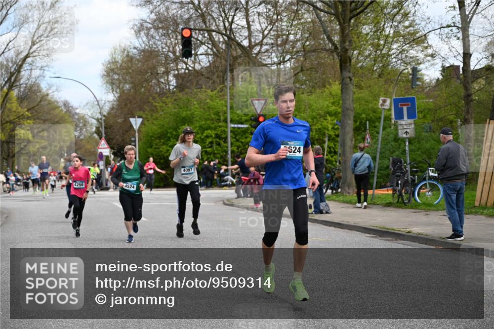 12.04.2026 - 45. Internationalen Wilhelmsburger Insellauf J. Mangold http://msf.ph/oto/9509314 12.04.2026 12:57:10 Ziel 3985, 4598, 3921, 5343, 3867, 5500, 5073, 5189, 3287, 4186, 4375, 3973, 4853, 4569, 2624, 5801, 4097, 5744, 4524, 4259, 4259, 5791, 5696, 4740, 4599, 5062, 4851, 5172, 4959, 5322, 5129, 3190, 5736, 3189, 5847, 3439, 5232, 5277, 3863, 4887 meine-sportfotos.de